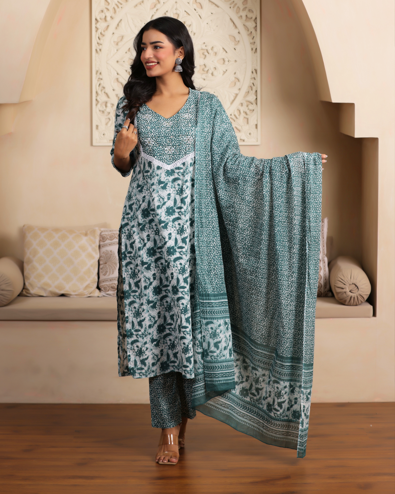 Green floral printed Kurta & Trousers with dupatta