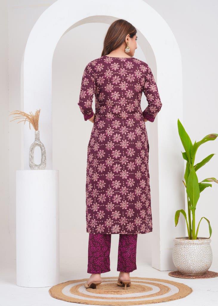 Maroon floral printed Kurta with Trouser