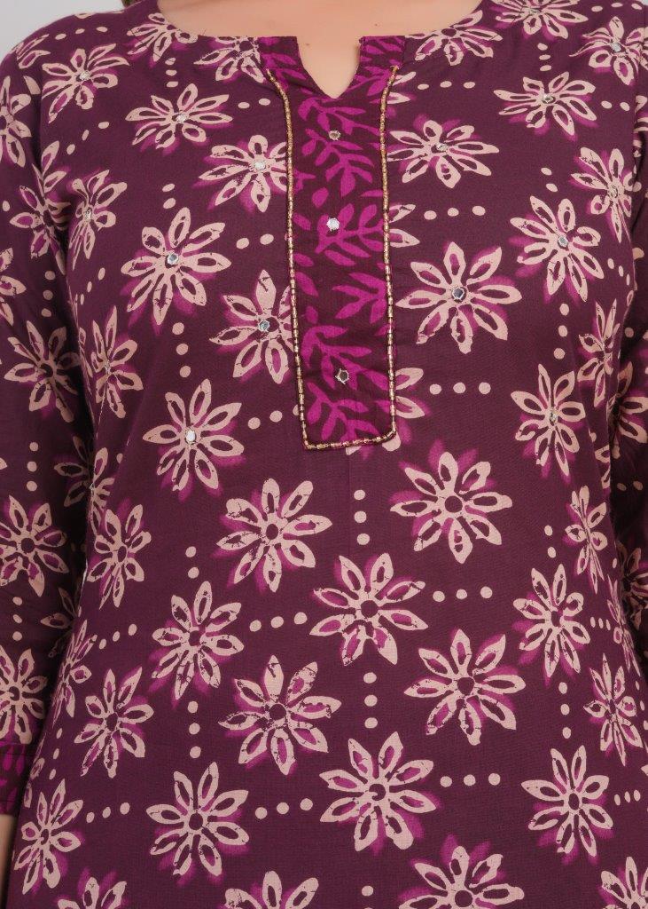 Maroon floral printed Kurta with Trouser