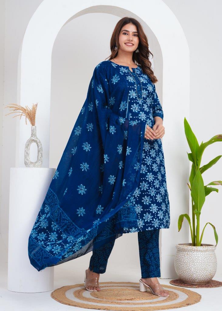 Blue floral printed Kurta with Trouser & with dupatta