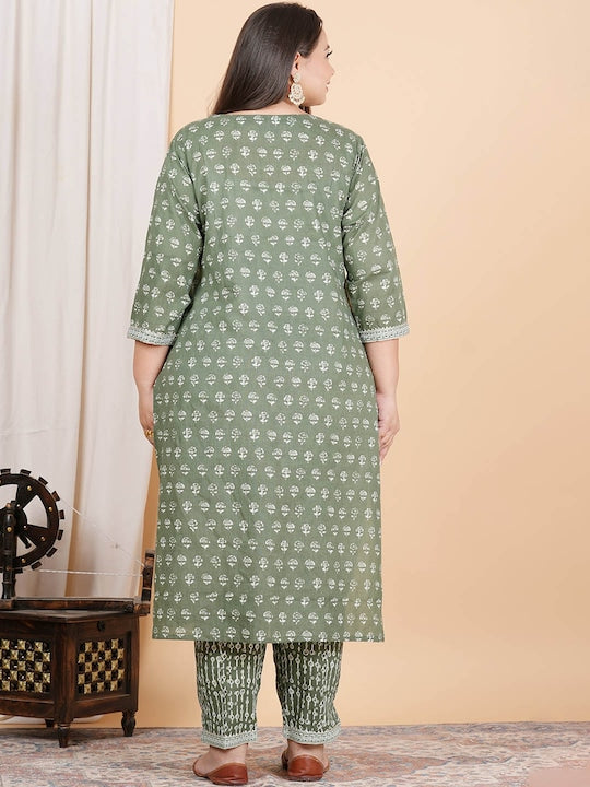 Plus Size Floral Printed Gotta Patti Pure Cotton Kurta with Trousers